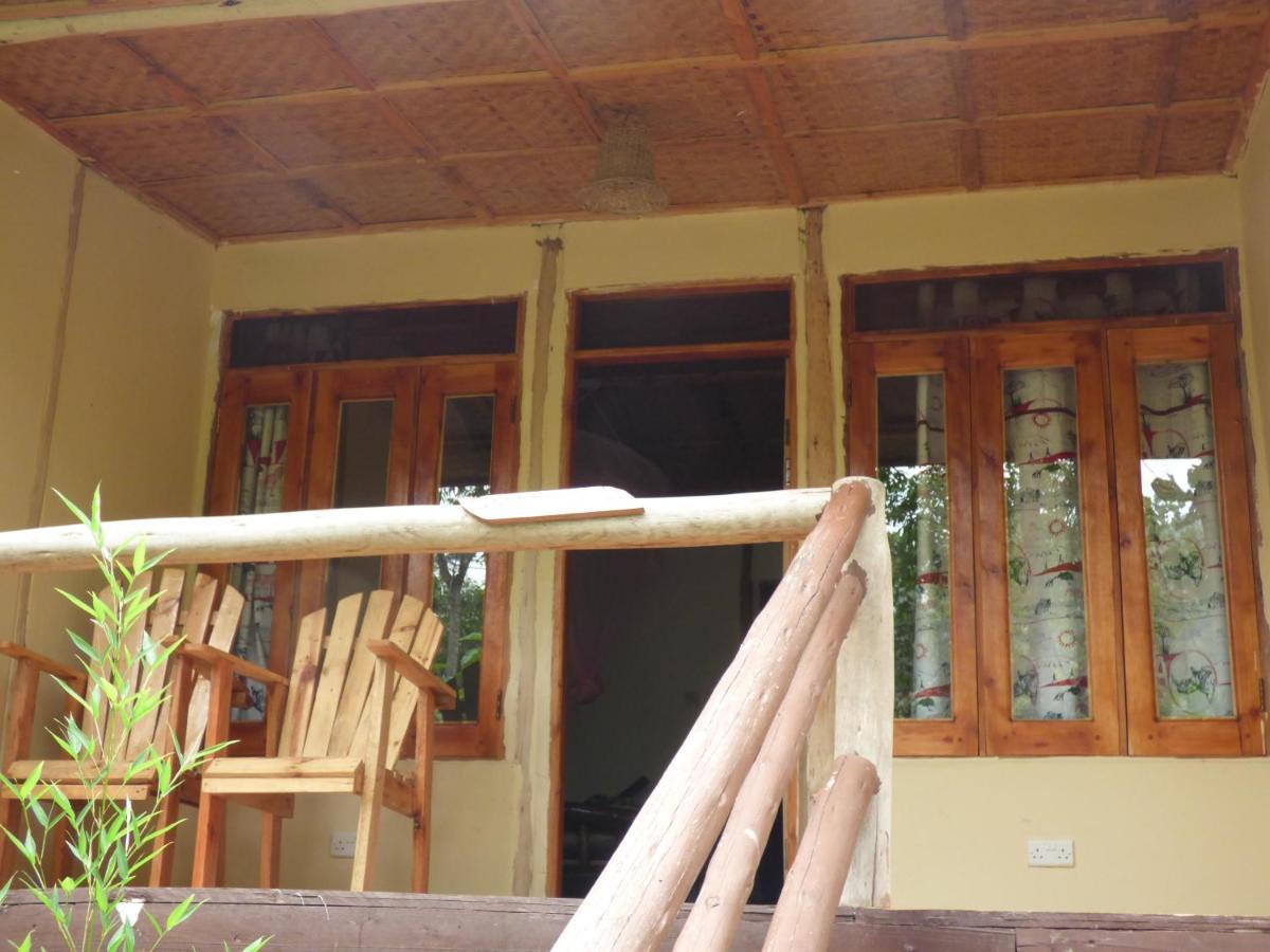 Nshongi Camp Hotel Rubuguli Exterior photo